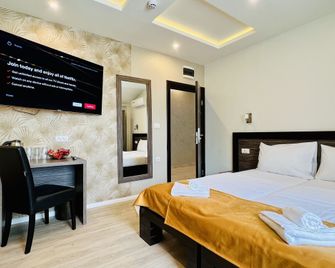Side One Design Hotel Garni - Belgrade - Bedroom
