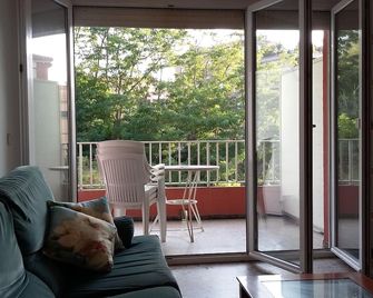 Pool, near the beach and 10 minutes from the disco - Lloret de Mar - Balkon