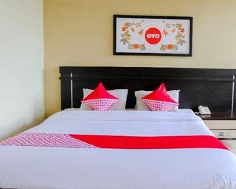 Bandung Permai Hotel Jember - Jember - Ložnice