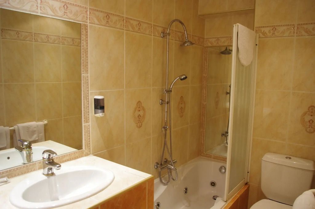 Hotel Panda - El Pas de la Casa - חדר רחצה