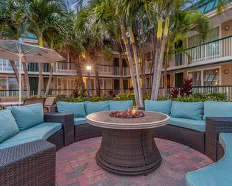 Ocean Breeze Inn Vero Beach - Vero Beach - Patio