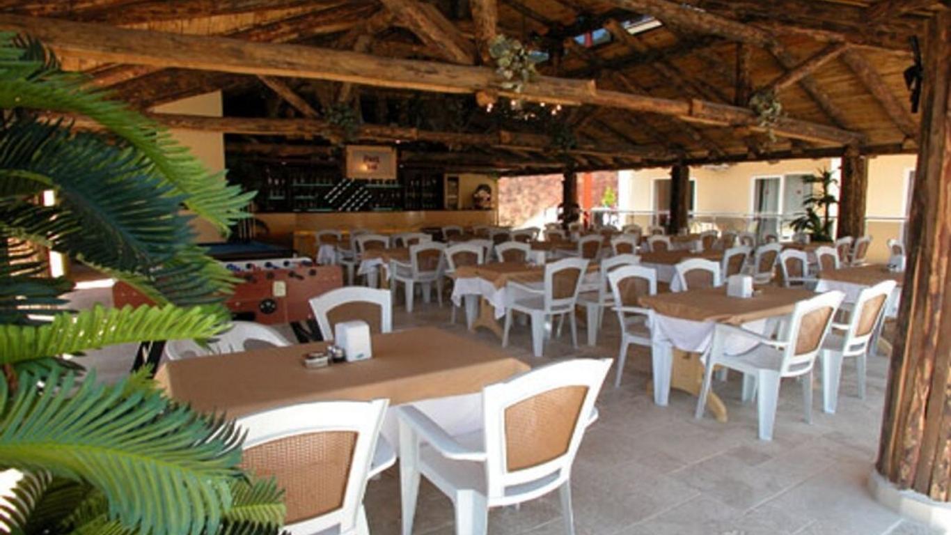 Club Tokmak Apartments