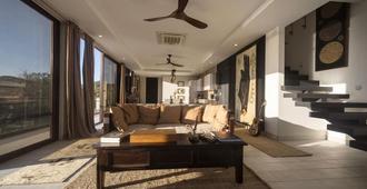 Hacienda Iguana Beach and Golf Resort - Rivas - Living room