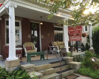 Colonial House on Main - Ligonier - Patio