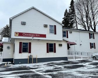Oswego Inn - Oswego - Building