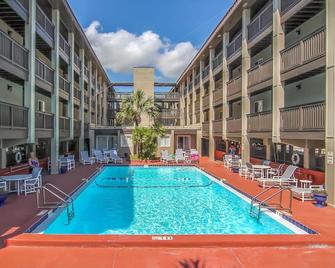 Fernandina Beach Condo with Pool and Beach Access! - Fernandina Beach - Pool