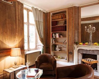 Château - Hôtel Le Sallay - Magny-Cours