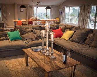 Split Apple Lodge - Eco Lodge & Spa - Kaiteriteri - Living room