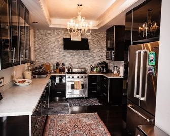 Charming Family Friendly Nopa Flat With A Brand New Hot Tub. - San Francisco - Cocina