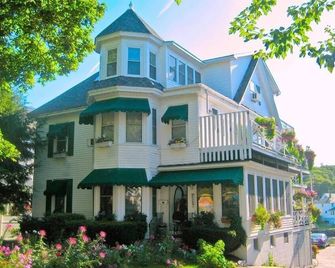 Harbour Towne Inn on the Waterfront - Boothbay Harbor - Edificio