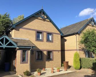 Super 2 Bedroom Flat near Dalkeith Town Center - Dalkeith - Building