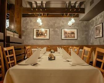 Hotel Esprit - سبندلروف ملين - مطعم