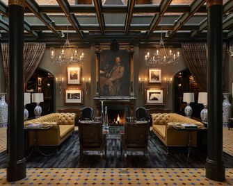 هوتل جيروم، أوبيرج كوليكشن - اسبين - ردهة