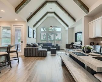 Scholars' House+4 min drive 2 Texas A&M University - San Antonio - Sala de estar