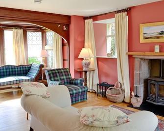 Finzean Estate Holiday Cottages - Banchory - Living room
