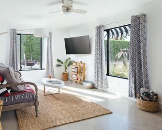 Hotel El Cid by AvantStay - Palm Springs - Soggiorno