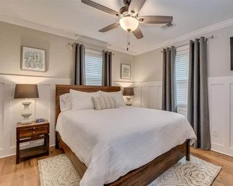 Luxury 2bd Augusta Cottage - Augusta - Bedroom