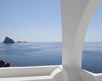 Hotel Cincotta - Panarea - Balcony