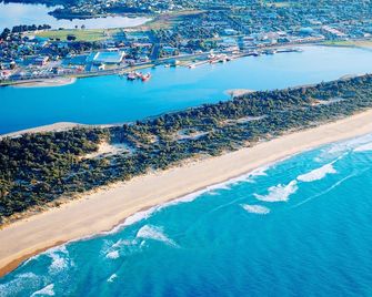 Abel Tasman Waterfront Motel - Lakes Entrance