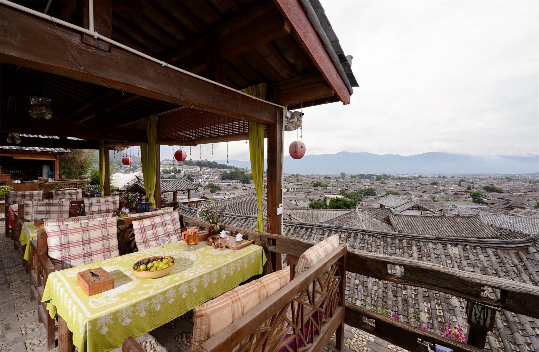 Blossom Hill Inn Lijiang Springland - ליז'יאנג - מרפסת
