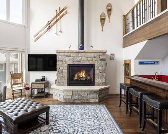 Motherlode A 4 Bedroom Condo by RedAwning - Park City - Living room