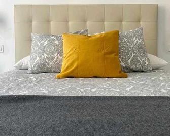 Apartamento Ayla Camino de Santiago - بنبلونة - غرفة نوم