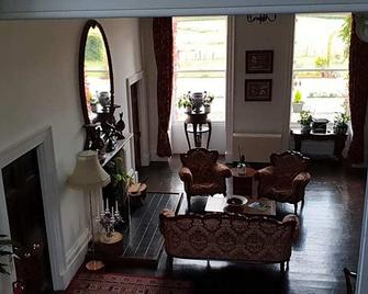 Longworth Hall Hotel - Hereford - Lobby