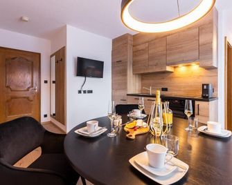 Afoch Fei - Das Landhaus - Sankt Anton am Arlberg - Dining room