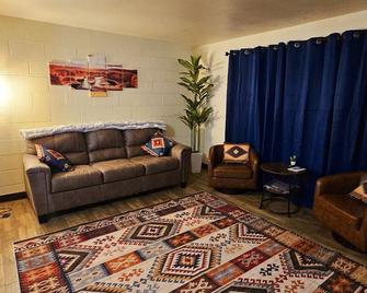 1bd, King, Brkfst, Large Tvs, Wd, Sleeps 4, Bbq - Page - Wohnzimmer