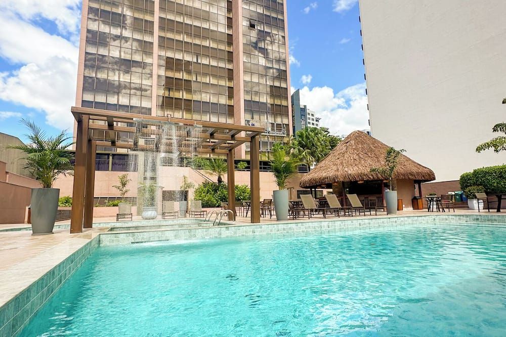 Castro's Park Hotel - Goiânia - Piscina