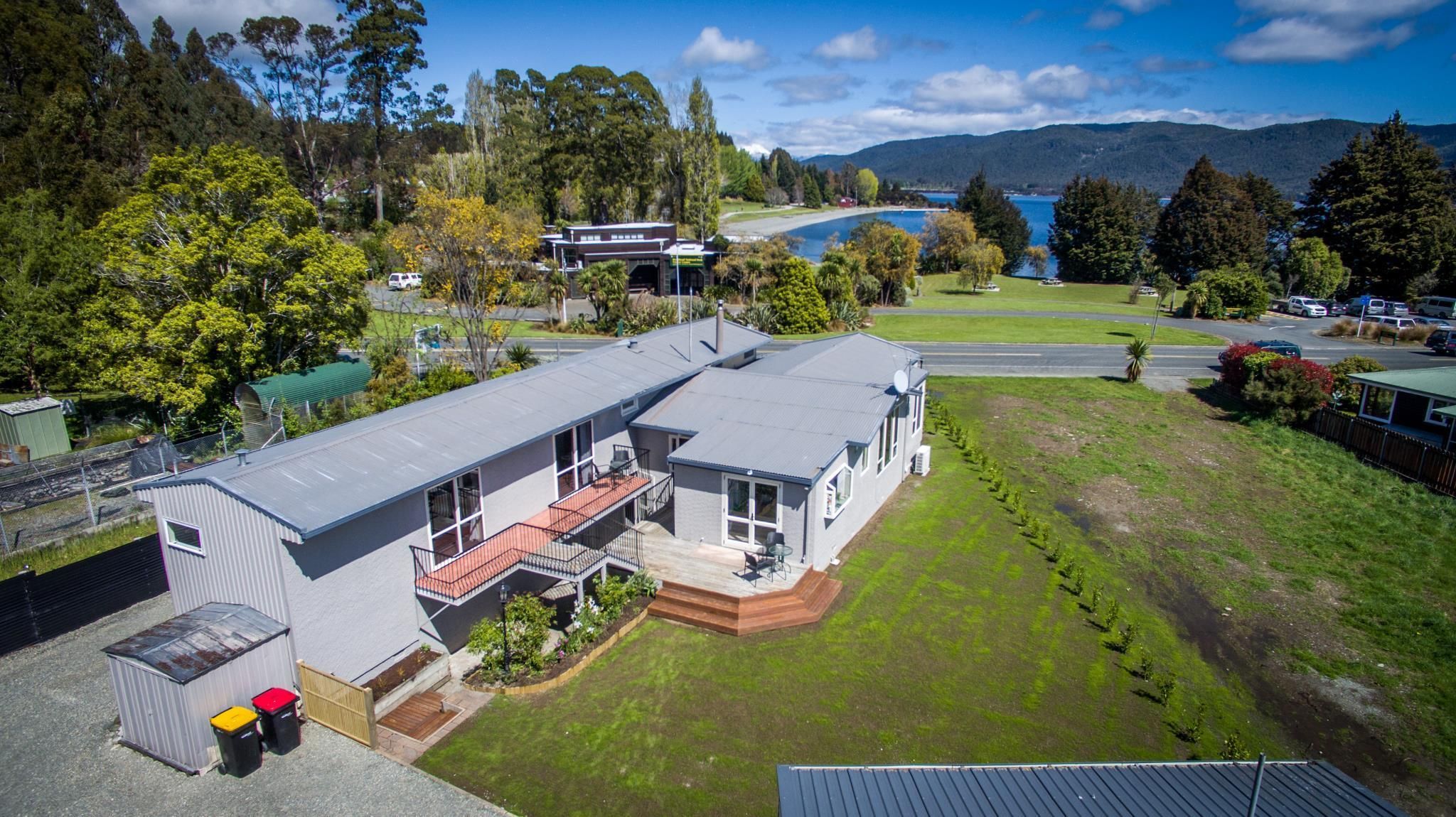 Te Anau Lakefront Bed and Breakfast