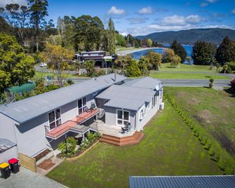 Te Anau Lakefront Bed and Breakfast - Te Anau - Edifício
