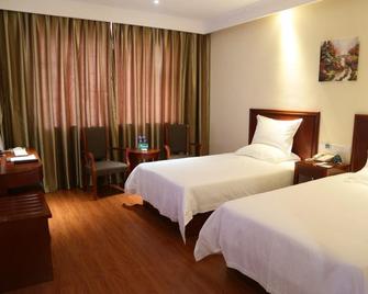 Greentree Inn Henan Shangqiu Sui County Suizhou Avenue Beihu Business Hotel - Shangqiu - Спальня