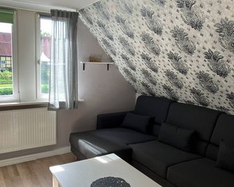 Small, fine vacation apartment in the heart of Fürstenau - 뷔르스테나우 - 거실