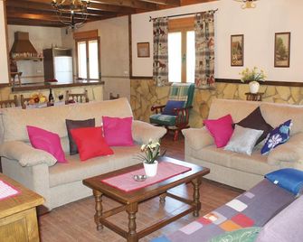 Awesome Home In Montefrio - Montefrío - Sala de estar