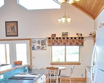 Comfy home with an Unrivaled View. Only 20 min from Mt. Rushmore! - Hermosa - Cocina