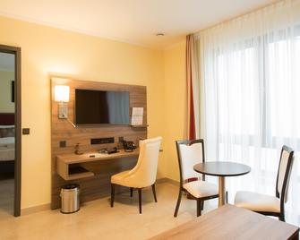 Naam Hotel & Apartments Frankfurt - Frankfurt - Sala de estar