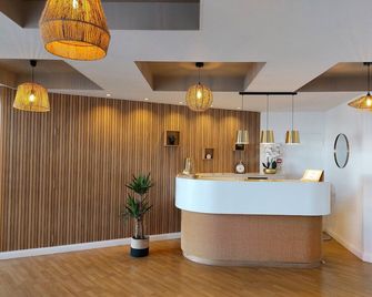 Cit'Hôtel l'Europe - Cholet Gare - Cholet - Receptionist