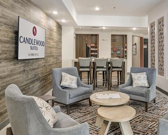 Candlewood Suites Longview By IHG - לונגוויו - סלון