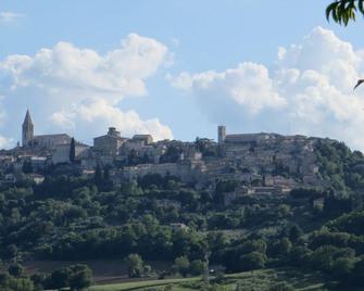 Farmhouse Casale delle Lucrezie - with panoramic pool and SPA - Apartments - Todi - Vista esterna
