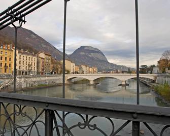 إيبيس جرينوبل سنتر باستيل - غرونوبل - شرفة