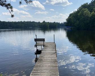 Beautiful Lake George house on the water - Rhinelander