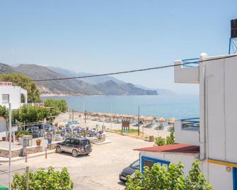 Nikos Rooms - Palaiochora