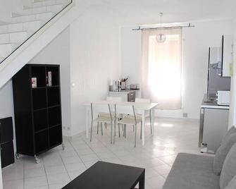 Residence Enzo Paradise - La Seyne-sur-Mer - Dining room
