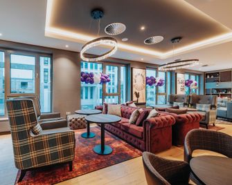 Premier Inn Rosenheim City Lokhöfe - Rosenheim - Lounge