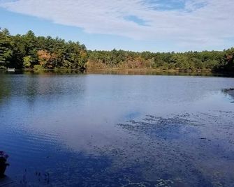 'Great North Woods' cabin at Keyser Pond Campground - Henniker