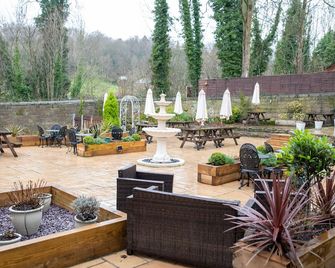 The Family Tree - Matlock - Patio