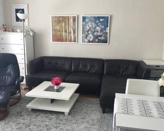 Spacious, Quiet 1 BR Condo in Prime Location - San Francisco - Salon