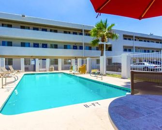 Motel 6 Tempe, Az Phoenix Airport Priest Dr - Tempe - Pool