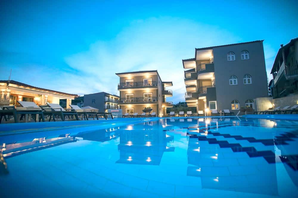 رويال هوتل آند سويتس